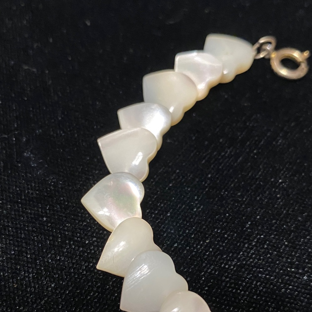 Vintage Mother of pearl Heart Shaped Cream Bracelet - Picture 5 of 16